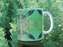 Load image into Gallery viewer, Green Squid Pattern Art Mug