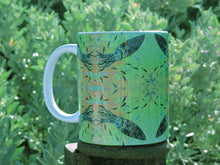 Load image into Gallery viewer, Green Squid Pattern Art Mug
